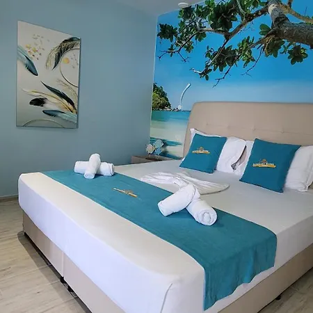 Suncoast Near Port & Sarandë