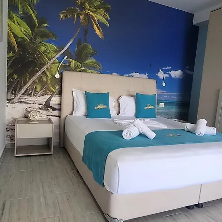 Suncoast Near Port & * Sarandë