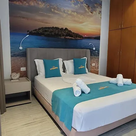 Suncoast Near Port & Sarandë