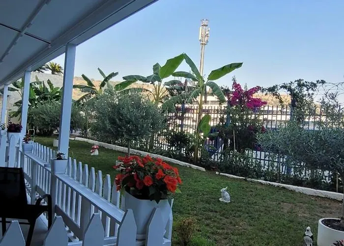 Suncoast Near Port & Апартаменты Саранда
