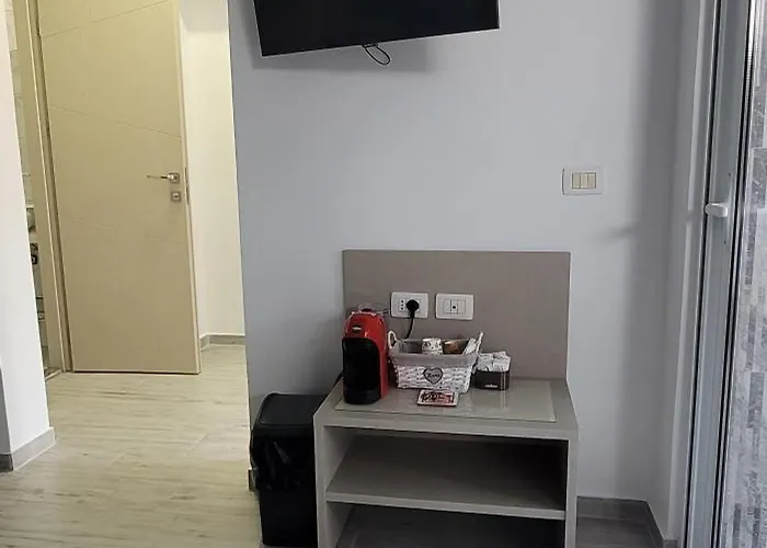 Апартаменты Suncoast Near Port & Саранда