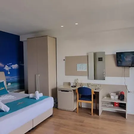 Suncoast Port Side Apartment *