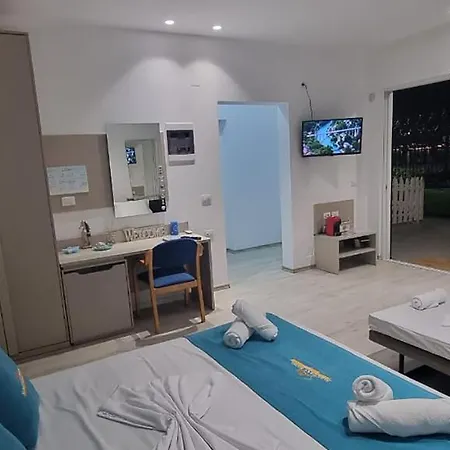 Apartment Suncoast Port Side *