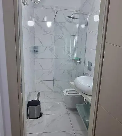 Suncoast Near Port & * Saranda