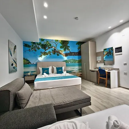 Suncoast Near Port & Апартаменты Саранда