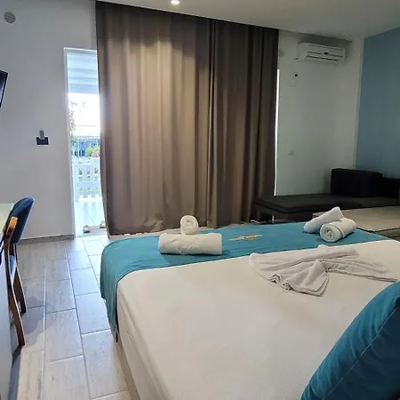 Suncoast Near Port & Апартаменты *