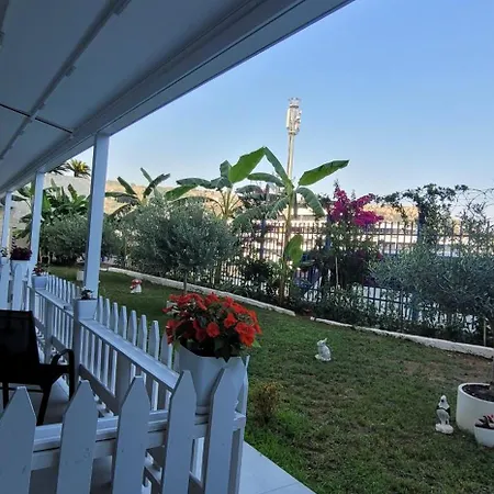 Suncoast Near Port & Апартаменты Саранда