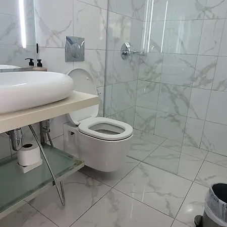 Suncoast Near Port & Апартаменты