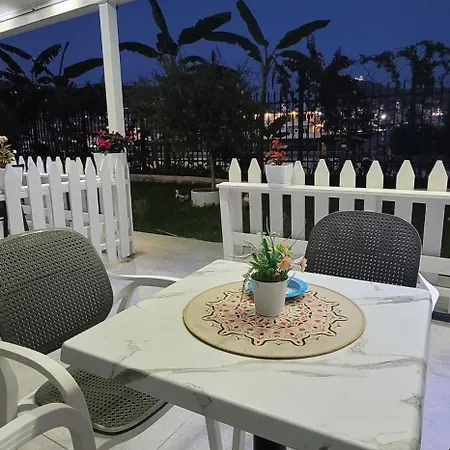Suncoast Near Port & Апартаменты *