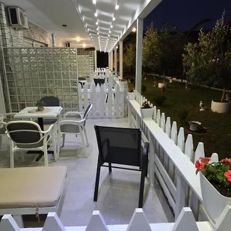 Suncoast Near Port & Апартаменты Саранда