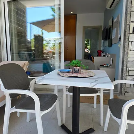 Suncoast Near Port & Апартаменты