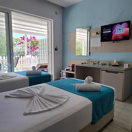 Апартаменты Suncoast Near Port & Саранда