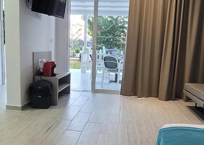 Apartment Suncoast Near Port & Sarande