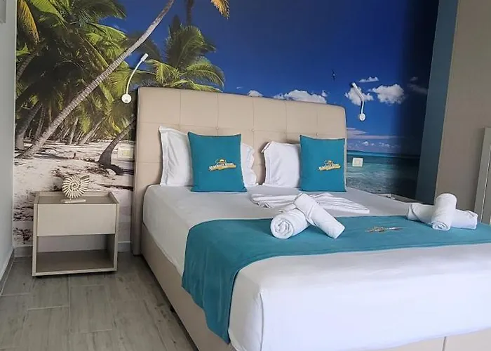 Suncoast Near Port & * Saranda