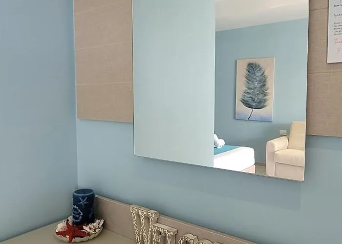 Suncoast Near Port & * Saranda